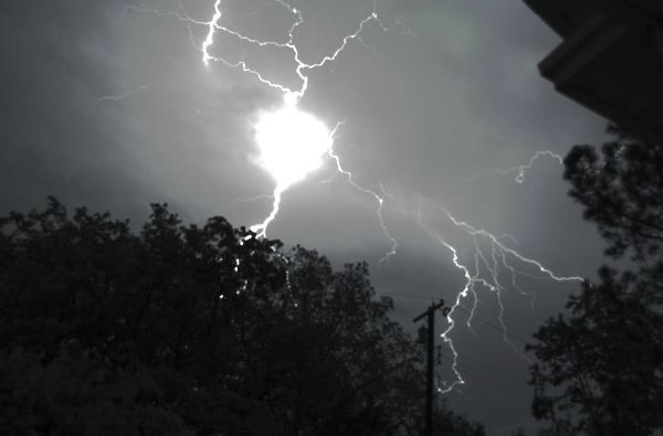 Шаровая молния или суперячейковая гроза?